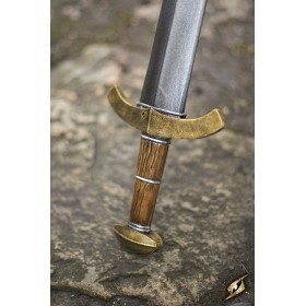 Une épée médiévale tout à fait classique, solide et élégante