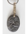 Porte-clés en pierre grise avec triskell