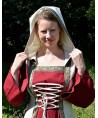 Jolie robe médiévale avec capuche pointue