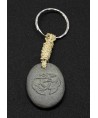 Porte-clés en pierre grise avec triskell
