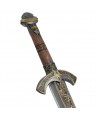 Des runes viking sont incrustés sur la garde et la lame de l'épée EDDA.