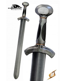 L'acier de la poignée et de la lame renforce l'aspect agressif de cette épée stronghold  qui semble destinée au combat