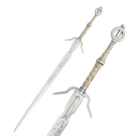 L'épée de Ciri , la princesse aux cheveux blancs et aux pouvoirs magiques du jeu "The witcher"