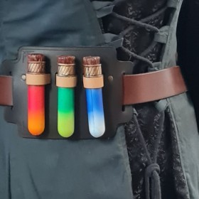 Affichez à votre ceinture vltre goût pour les potions expérimentales