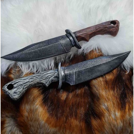 Le couteau Ranger ivoire et le couteau Ranger bois côte à côte