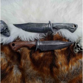 Le couteau Ranger bois et le couteau Ranger ivoire sont parfaits pour le backstab en GN