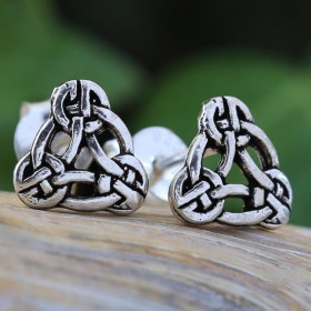 Ces boucles mesure 7 mm. Les voici vue de très près.