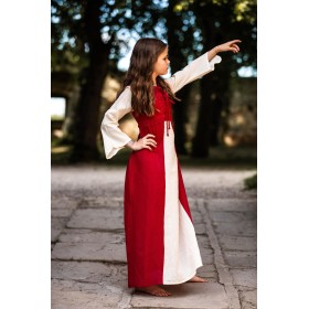 Vue de profil de la robe médiévale pour fillette