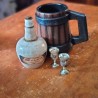 Une fausse bouteille d'hydromel en latex