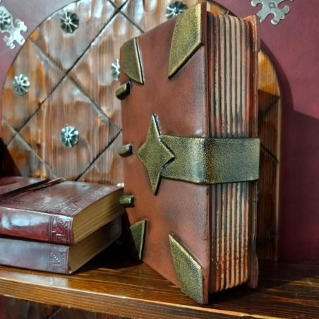 Un faux livre à lancer