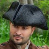 Chapeau tricorne estampé d'un motif végétal