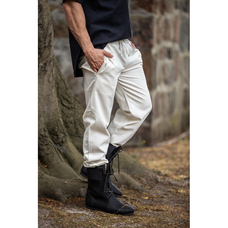 Un pantalon coton écru pour la pratique du GN Un pantalon coton écru pour la pratique du GN