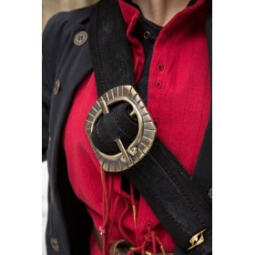 Zoom sur la boucle antique en laiton