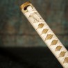 La tsuka surmonté du tsukamaki