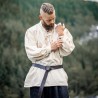 Une chemise médiévale typique