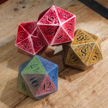 Le dé géant multicolore est encore plus facile à lire
